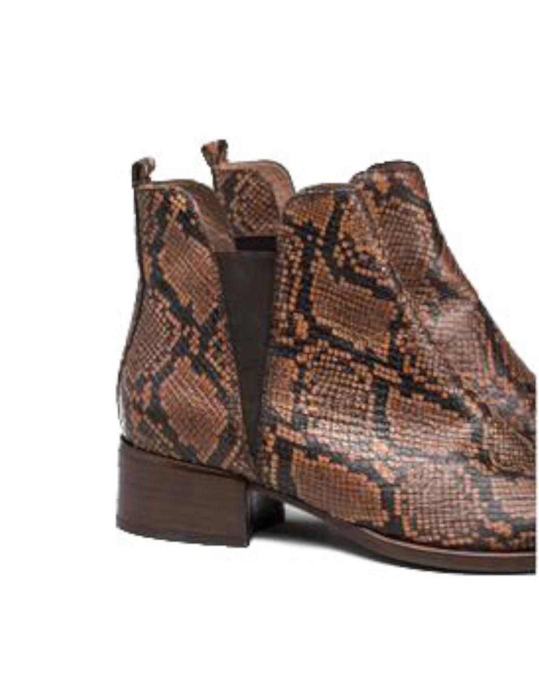 Botín Wonders Plano Cut Out Camel