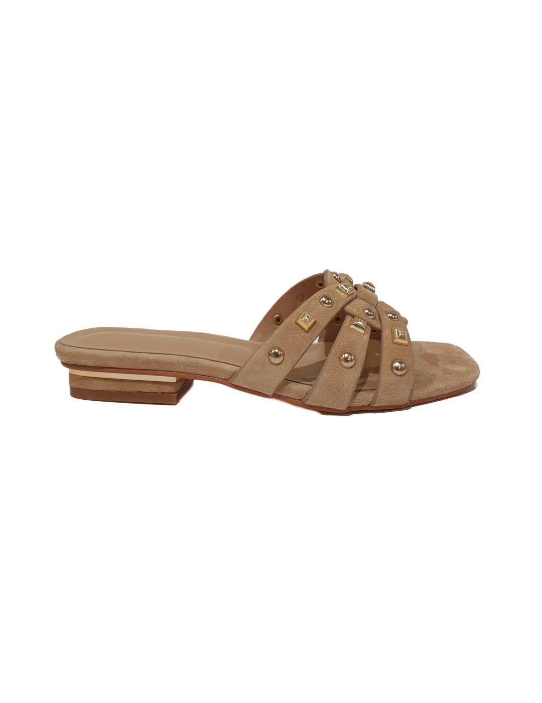 Sandalia Alma En Pena Descalza Tachuelas Beige