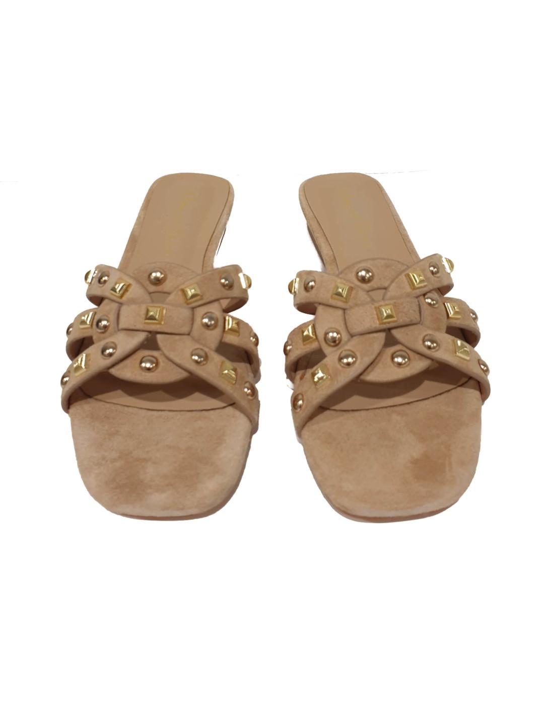 Sandalia Alma En Pena Descalza Tachuelas Beige