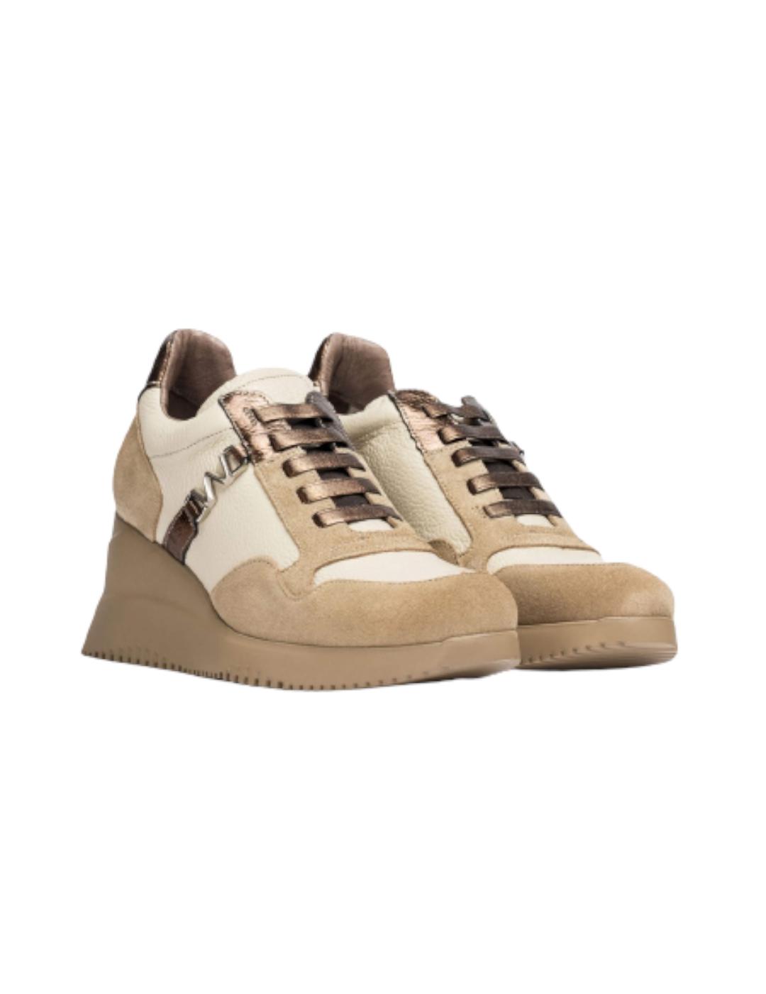 Deportivas Wonders Eva Beige