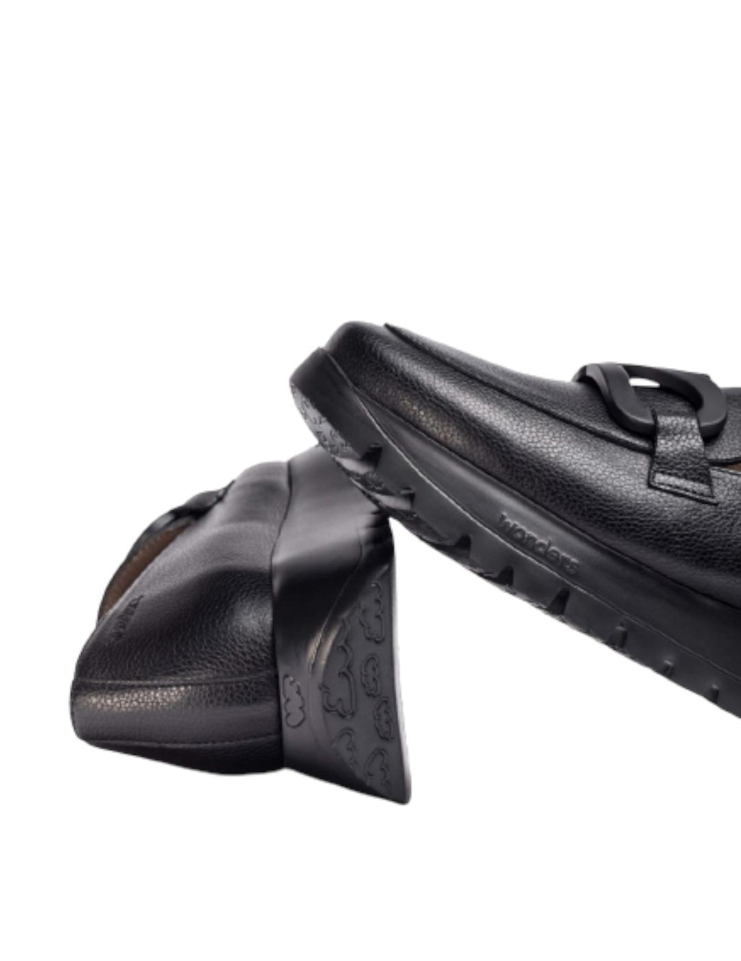 Mocasín Wonders Rose Negro