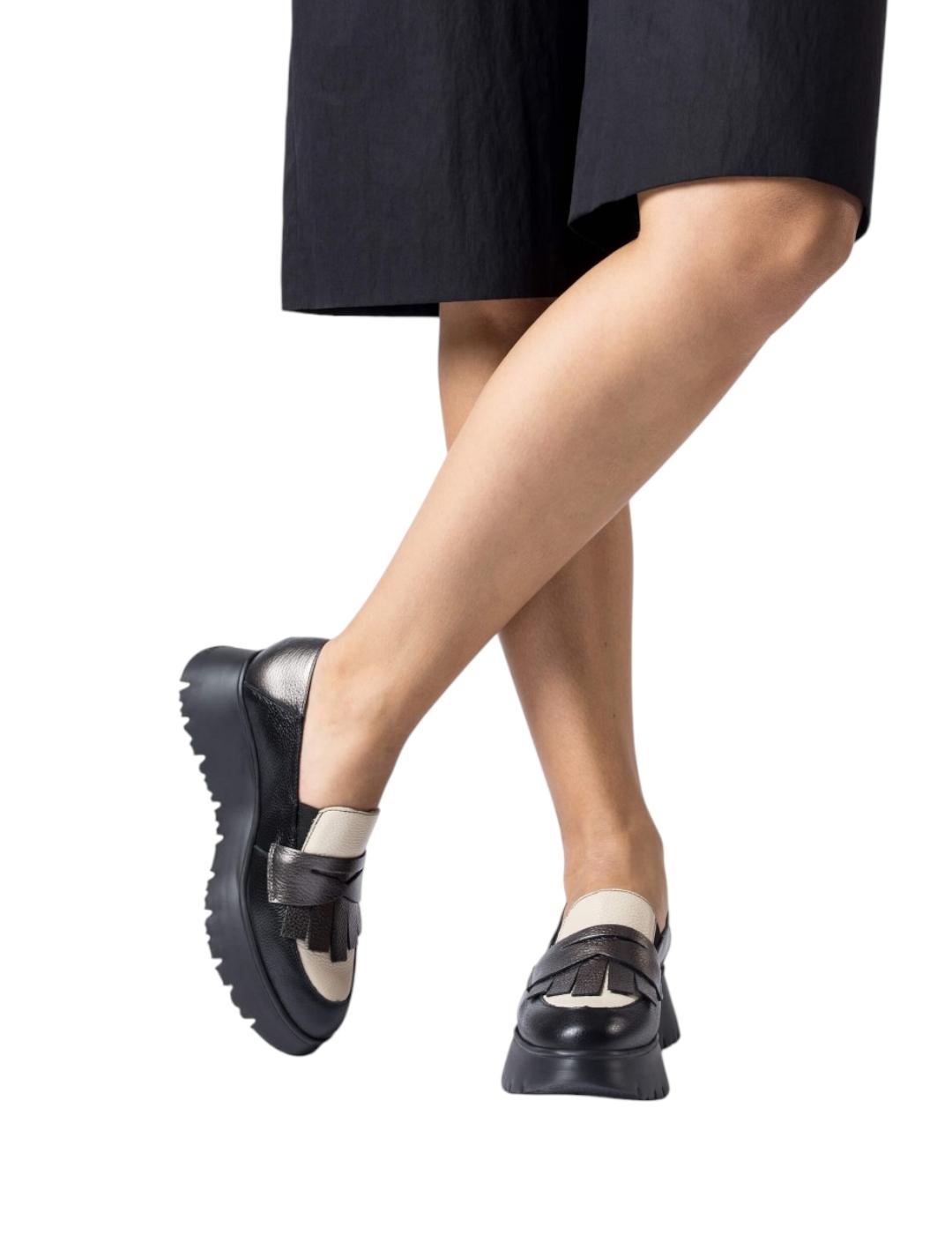 Mocasín Wonders Medianoche Plata