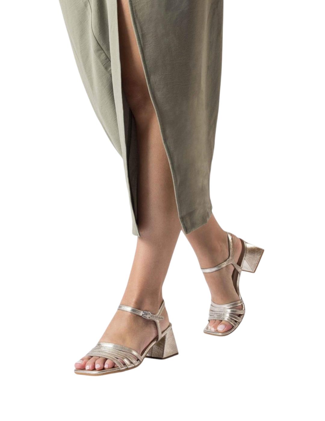 Sandalia Wonders Marcia Oro