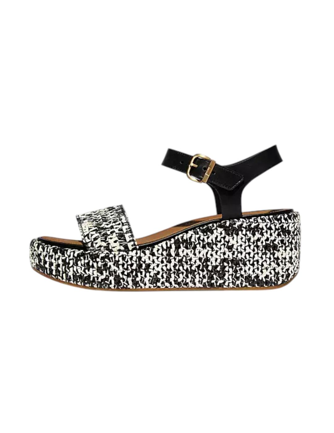 Sandalias Fitflop Platforms Woven Wedge Negro para mujer.