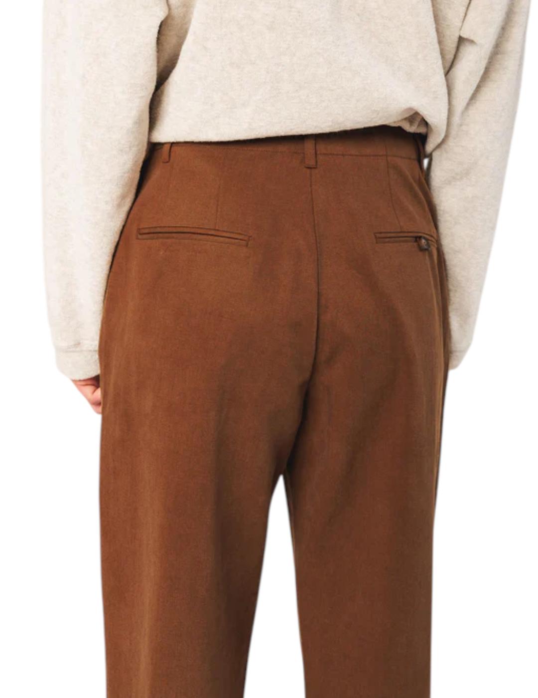 Pantalón Indi&cold Chino Lucas Tabaco