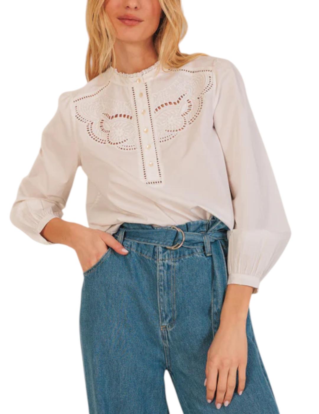Blusa Indi&cold Bordados Recortados Blanco