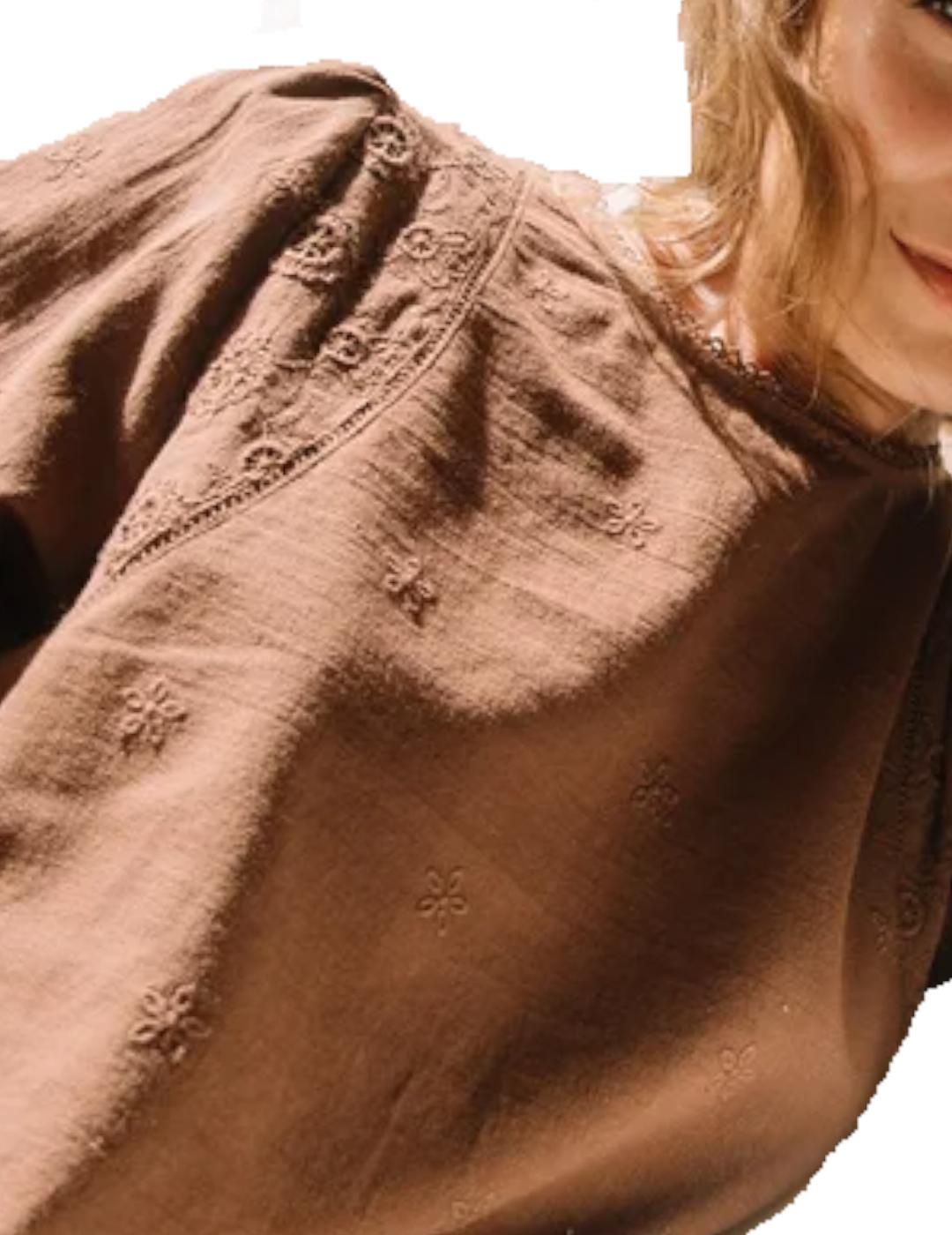 Blusa Indi&cold Bordada Chocolate