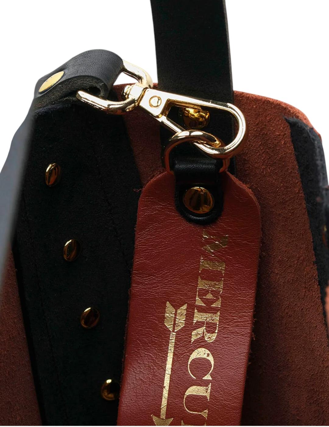 Bolso Mércules Bucket Twisted Remaches Teja y Negro