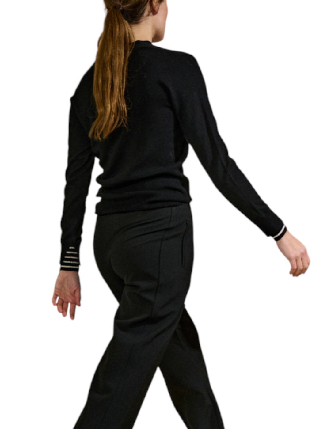 Jersey Sita Murt Cuello Pico Negro