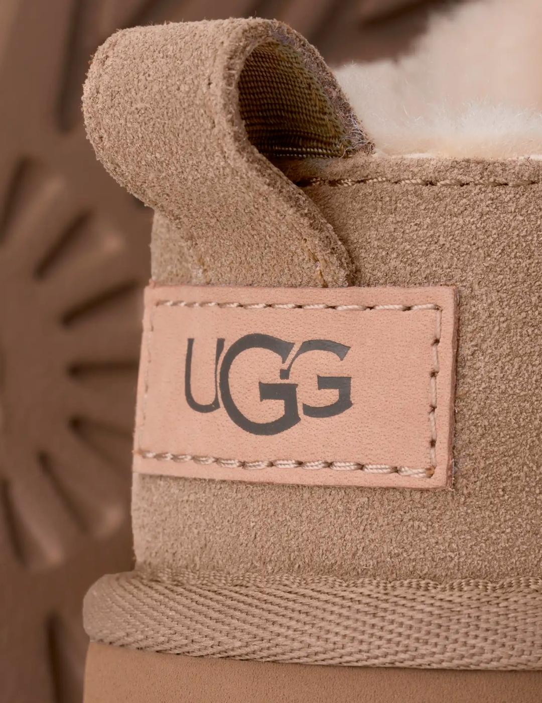 Botín Ugg Classic Micro Sand